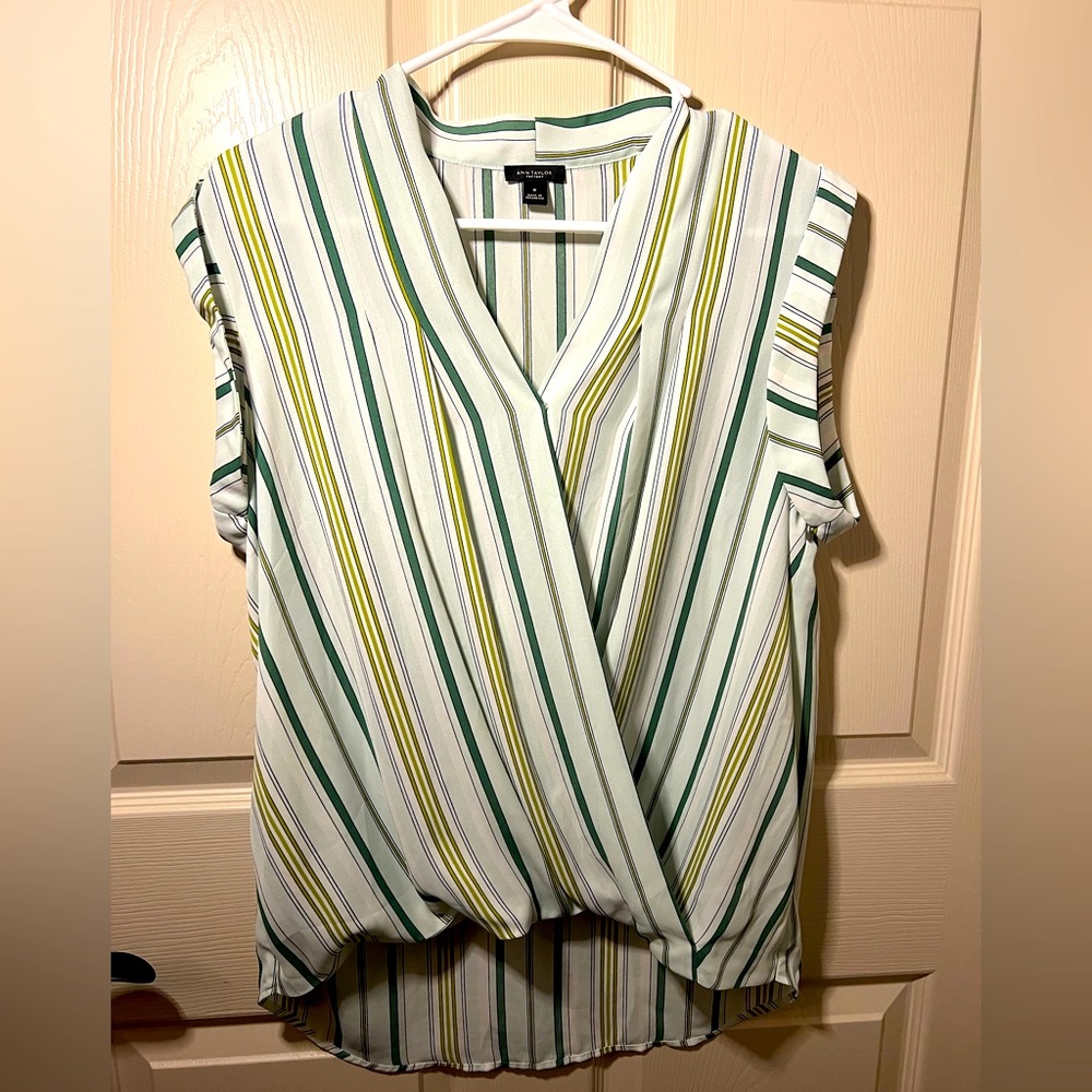 Ann Taylor green blouse